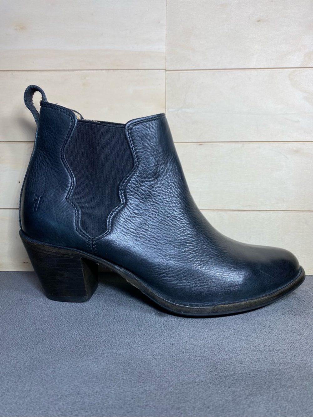Frye Jackie Gore Chelsea Boots Black Leather Women's Size 8.5 B Shoes Booties